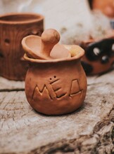 Семейный мастер-класс по ручной лепке из глины "Горшочек для мёда"
