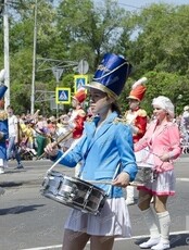 Праздничное шествие в честь Дня города