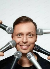 Виктор Комаров с новым стендап-концертом "Живьём!"