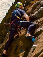 Занятия скалолазанием