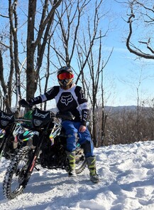 Групповой заезд на мотоциклах эндуро