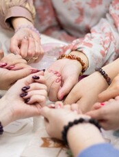 Девичник и мастер-класс "Ресурсный браслет из натуральных камней и минералов"