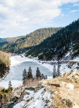 Двухдневный тур на озеро Амут с проживанием в глэмпинге