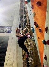 Занятия на скалодроме