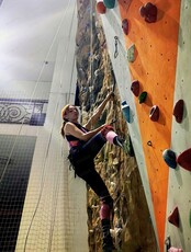 Занятия на скалодроме