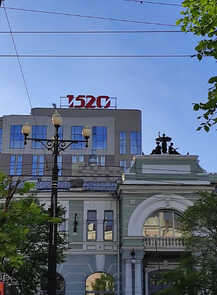 Экскурсия "Город в деталях и автографах"