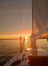 Прогулка на парусной яхте с экскурсоводом