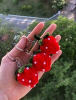 Мастер-класс "Брелочки-клубнички из синельной проволоки"