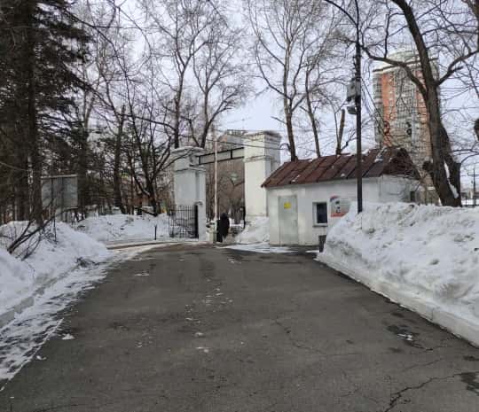 DVHAB на районе: 19-я школа — ну что ж ты страшная такая (ФОТО)