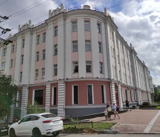 Неизвестная Мурамур: вечно пьяный строитель и профессионально-революционный мэр (ФОТО)