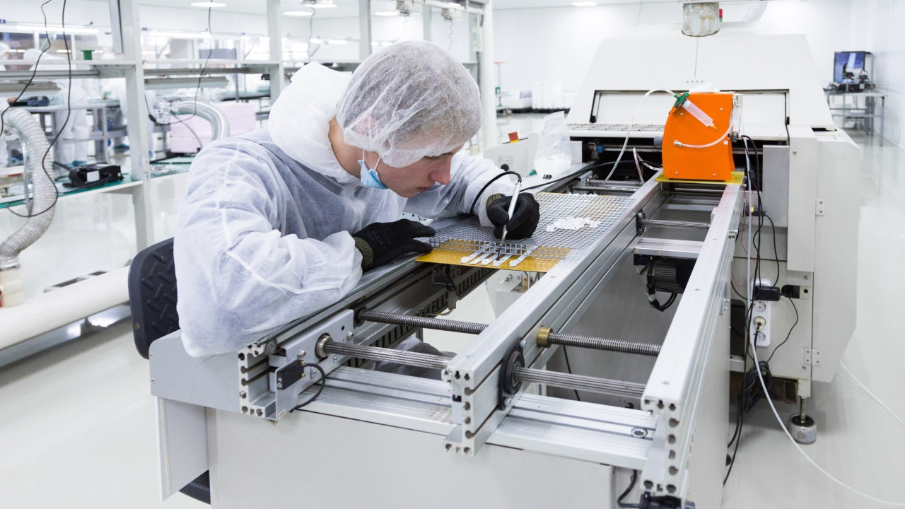 Отменилось и рухнуло: куда делись хабаровские микросхемы и телевизоры