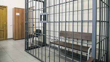 Осужденный уговорил приятеля изготовить и передать ему в колонию наркотики