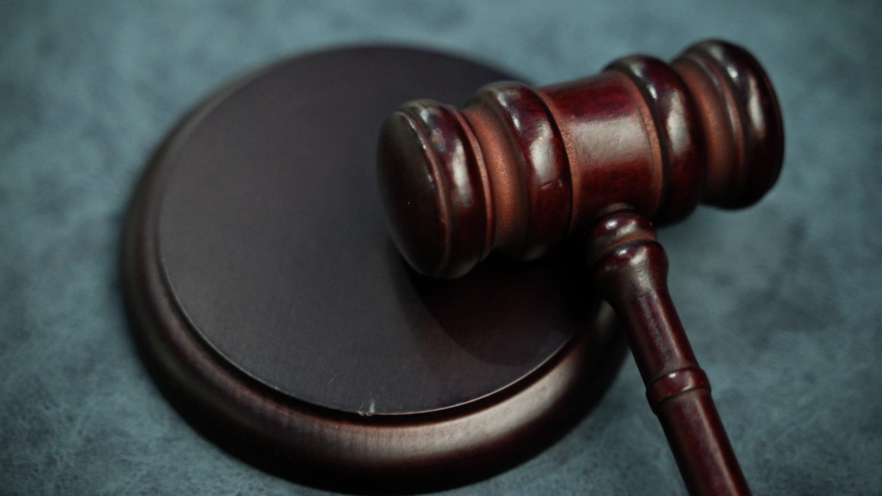 Условный срок назначили хабаровчанину за кражу картины