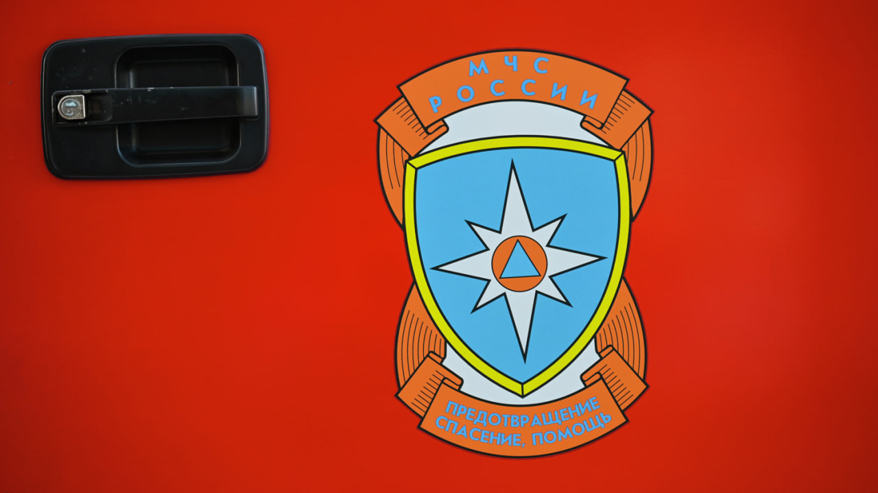 Пожар на территории частной конюшни потушили пожарные