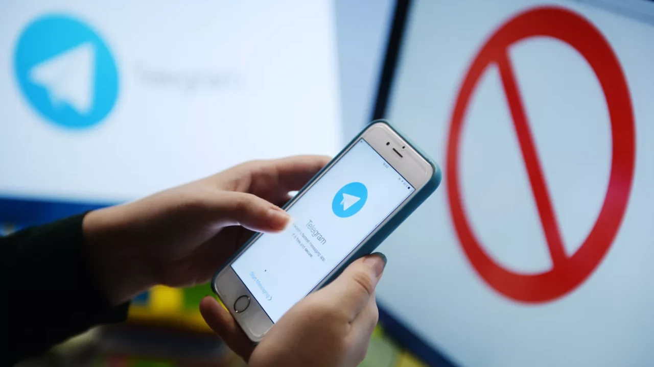 На слухи о полной блокировке Telegram к 1 апреля отреагировали в РКН