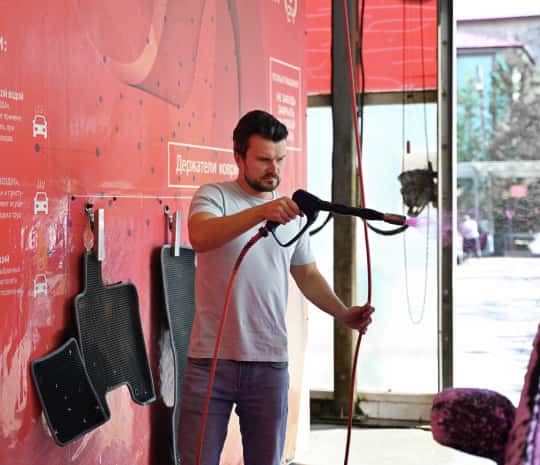 От клининга до автомойки: на чем реально заработать в Хабаровске