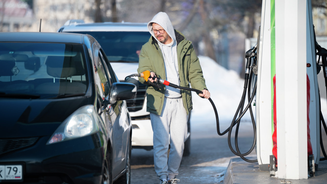 ФАС попросили привлечь к ответственности виновных в подорожании бензина
