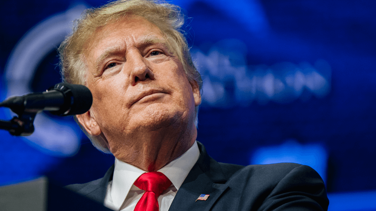 Новости к завтраку: Трамп продлил санкции против России еще на год