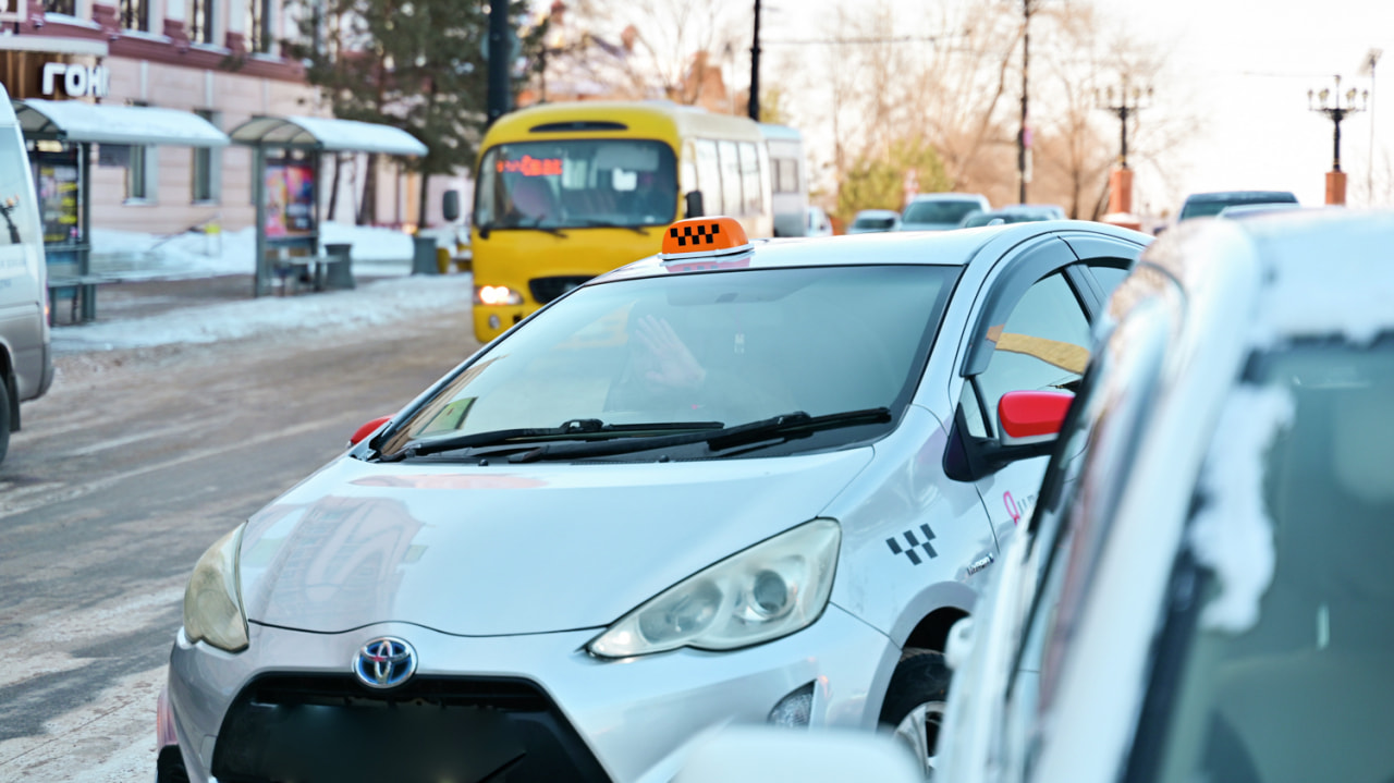 Поездки для молодежи и бизнес-класс: новый сервис такси запускают в Хабаровске федералы