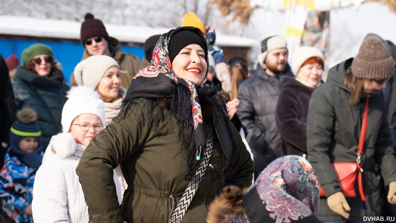 Столбы, каша, представление: «Широкую Масленицу» отмечают на базе отдыха «Дельфин» (ФОТО)