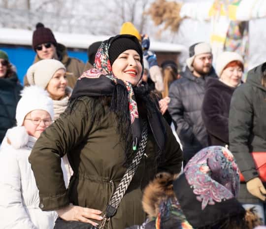 Столбы, каша, представление: «Широкую Масленицу» отмечают на базе отдыха «Дельфин» (ФОТО)