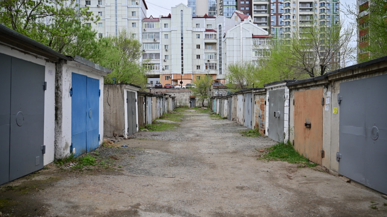 Гаражи на Истомина через суд убирает мэрия под строительство школы (ФОТО)