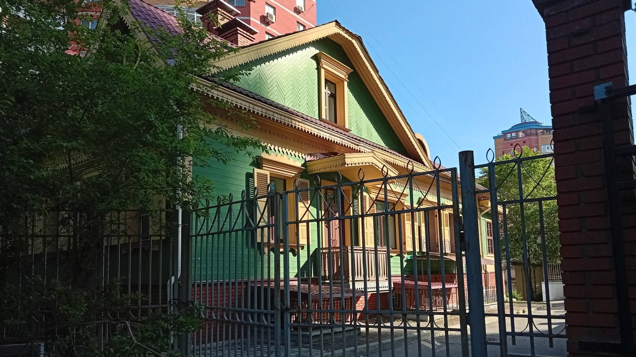 Перенос с приспособлением: как в районе Истомина появились «дома-двойники» (ФОТО)