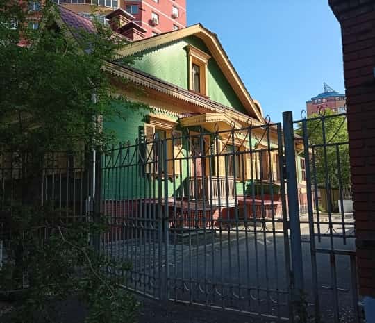 Перенос с приспособлением: как в районе Истомина появились «дома-двойники» (ФОТО)