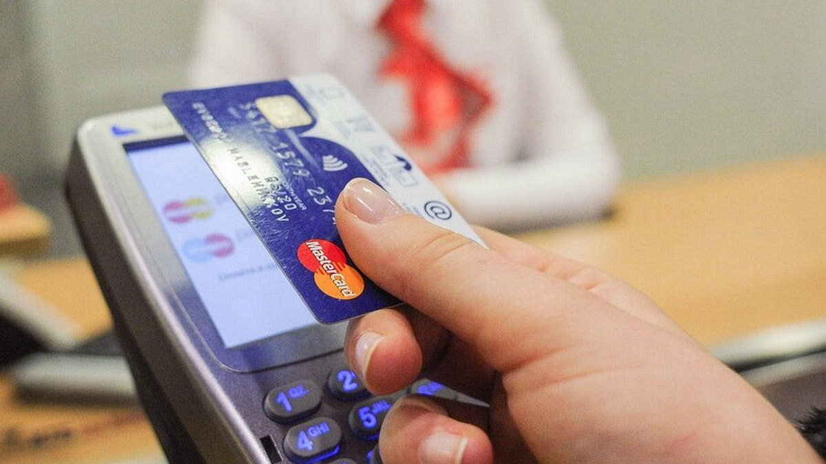 Новости к завтраку: в России выведут из оборота карты Visa и Mastercard
