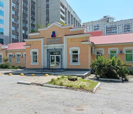 Душевая посреди города - как хабаровчане на бегу ополаскивались (ФОТО)