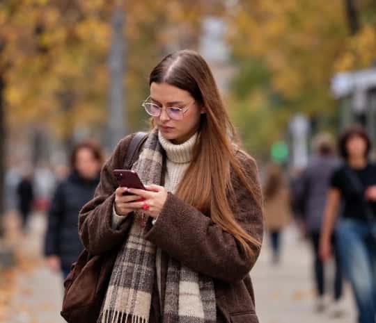 Бургунди манит, но не торопись - стоит ли покупать новый iPhone 18